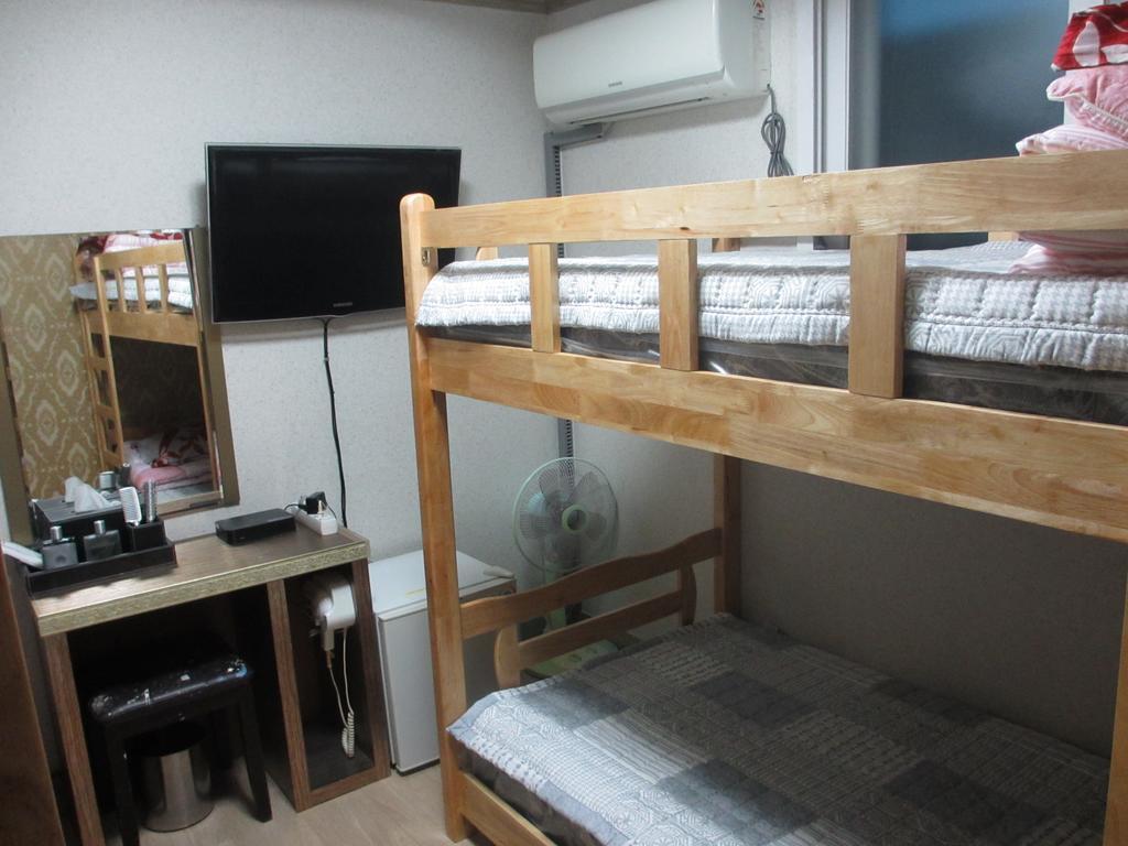 Moiri Guesthouse Yeosu Dış mekan fotoğraf